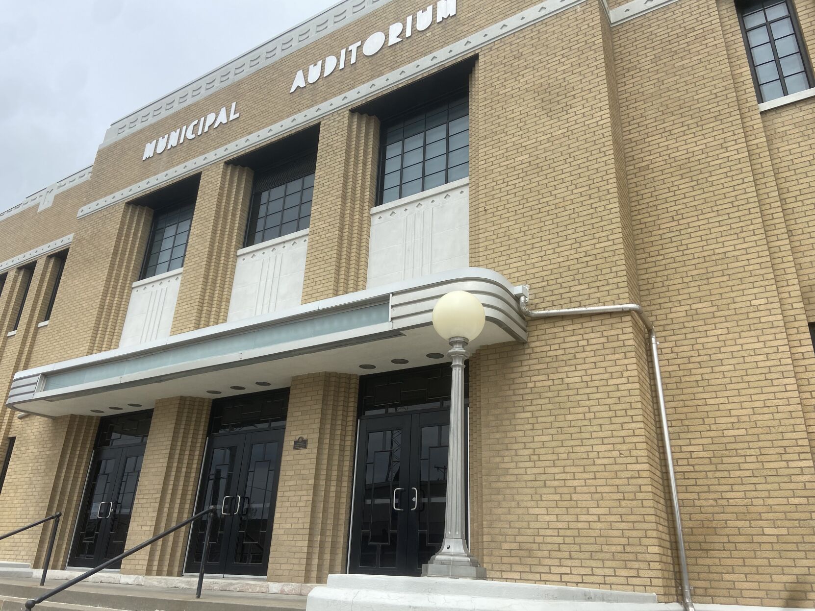 The new hotel could attach to the Municipal Auditorium to help host big events